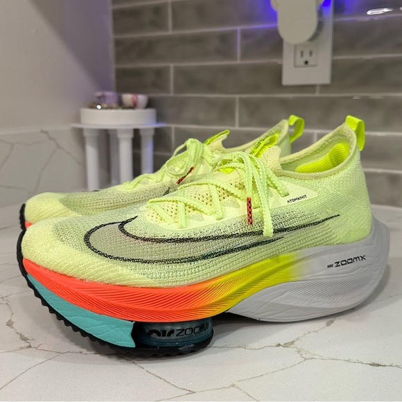 Nike Air Zoom Alphafly Next% Fast Pack. Women’s size 8.5 M. Color Neon Green. - Picture 2 of 14